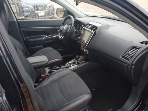 Used 2024 Mitsubishi Outlander Sport SE image 8