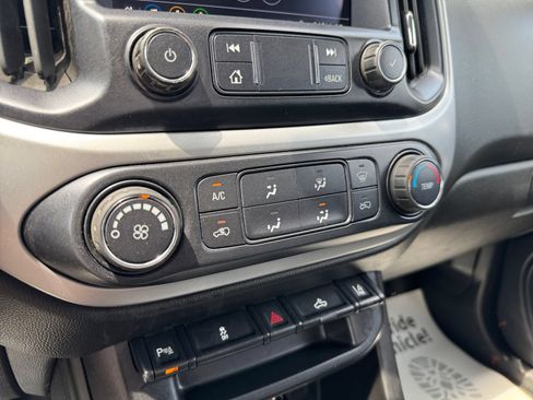 Used 2020 Chevrolet Colorado LT w/ Safety Package RWD image 18