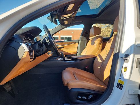 Used 2017 BMW 530i xDrive image 14