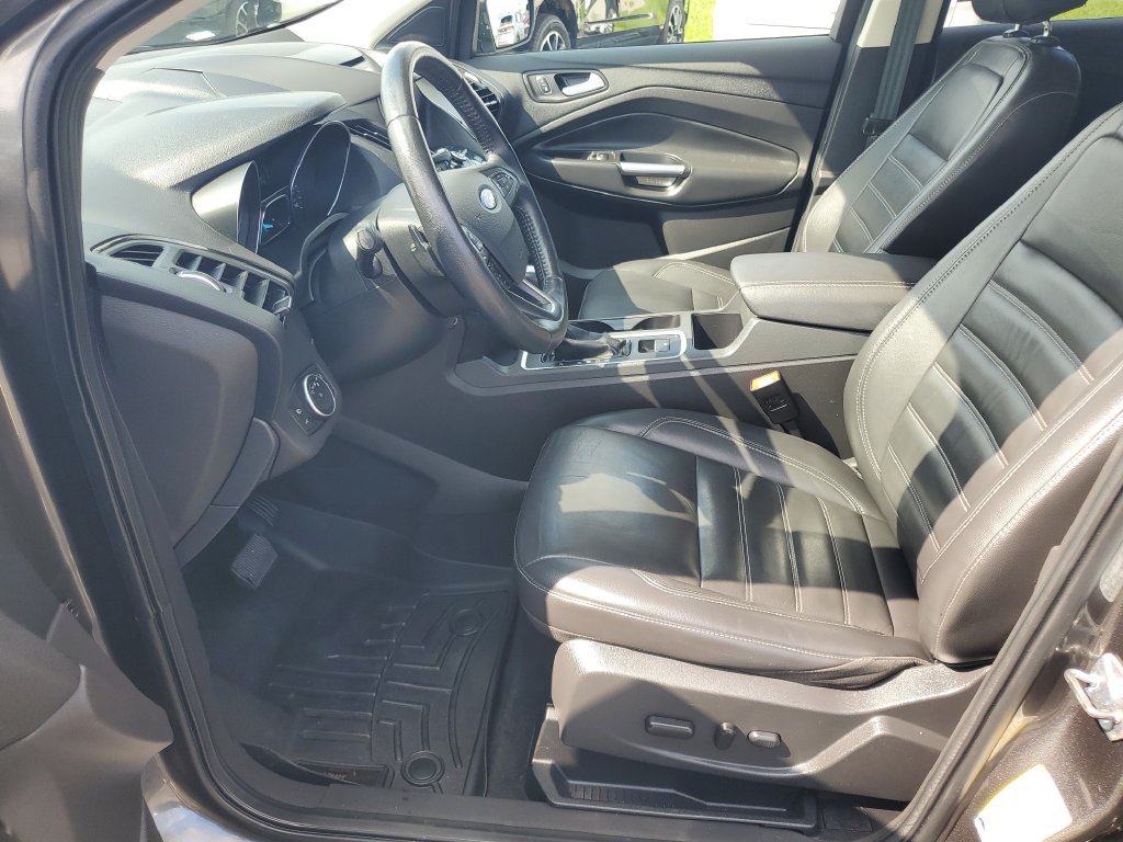 Used 2017 Ford Escape Titanium AWD/4WD image 5
