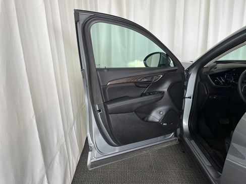 Used 2023 Buick Envision Avenir AWD/4WD image 18