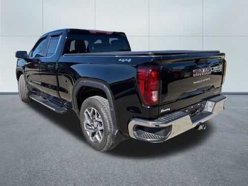 Used 2023 GMC Sierra 1500 SLE AWD/4WD image 2