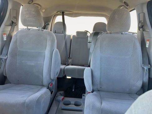 Used 2020 Toyota Sienna LE image 13