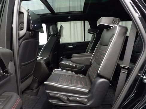 Used 2026 GMC Yukon AT4 Ultimate AWD/4WD image 17