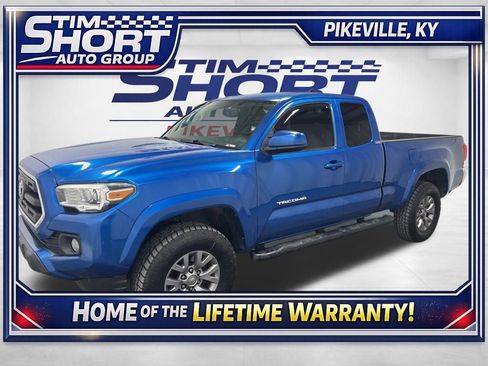 Used 2017 Toyota Tacoma SR5 image 1
