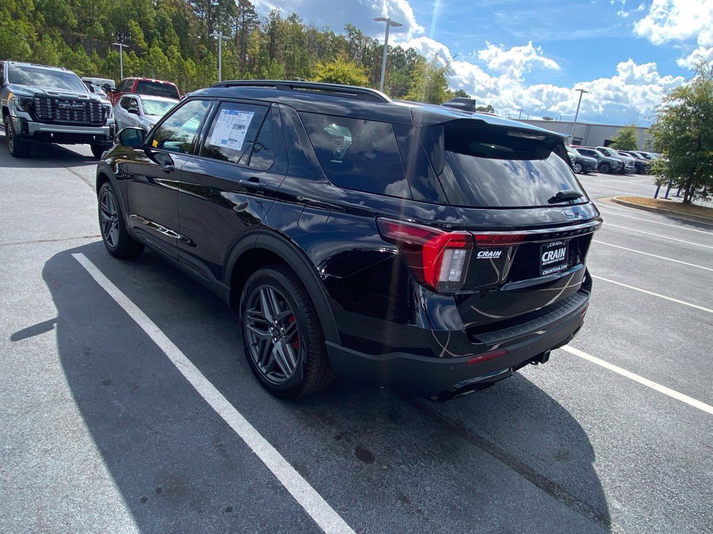 New 2026 Ford Explorer ST-Line w/ ST-Line Street Pack AWD/4WD image 5