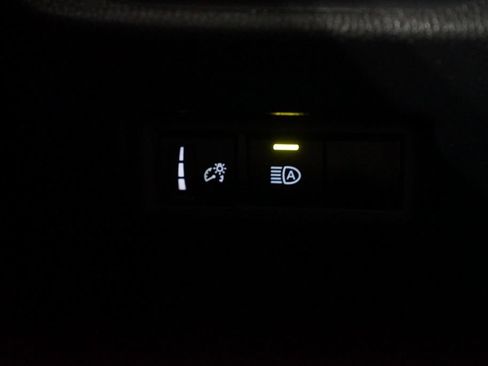 Certified 2025 Toyota RAV4 XLE FWD image 24