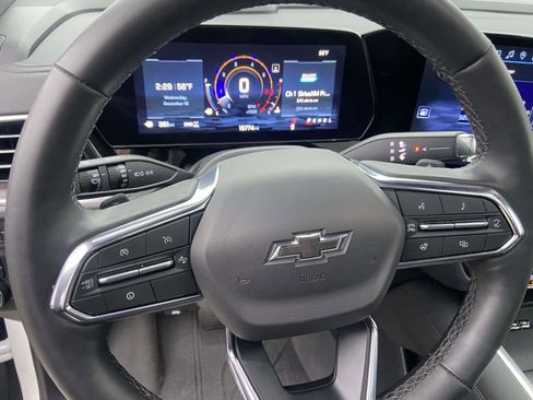 Certified 2025 Chevrolet Suburban Z71 w/ Comfort Package image 10