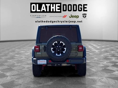 Used 2025 Jeep Wrangler Unlimited Rubicon AWD/4WD image 26
