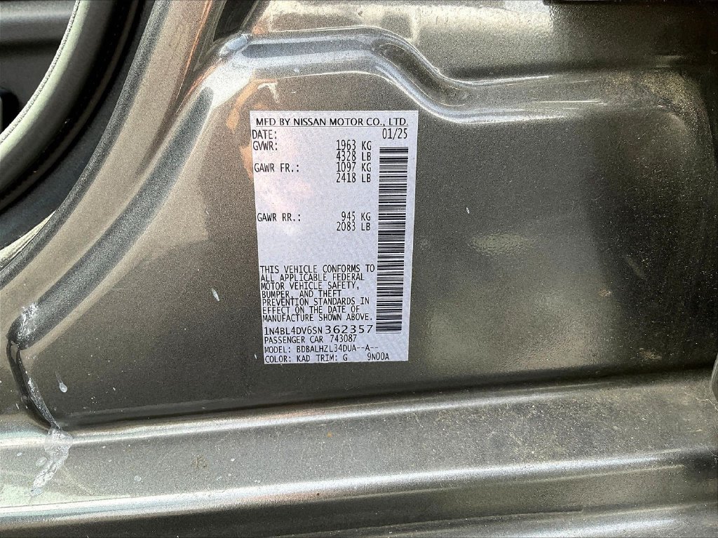 Used 2025 Nissan Altima 2.5 SV FWD image 9
