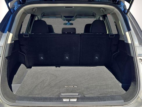 Used 2023 Nissan Rogue SV image 11