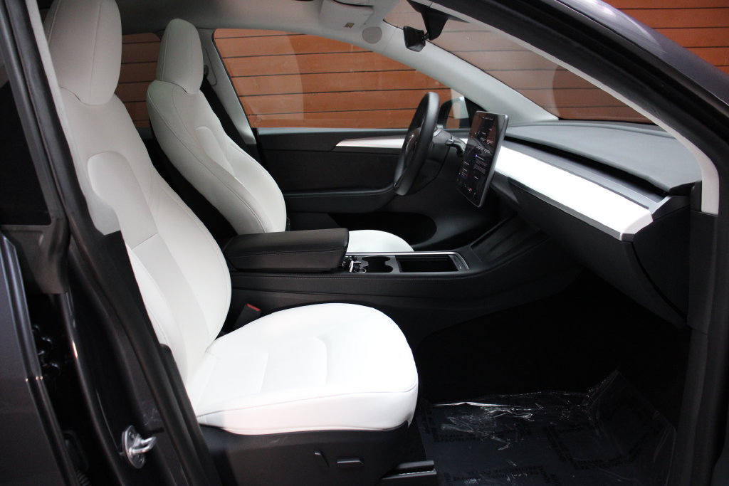 Used 2023 Tesla Model Y Performance AWD/4WD image 5
