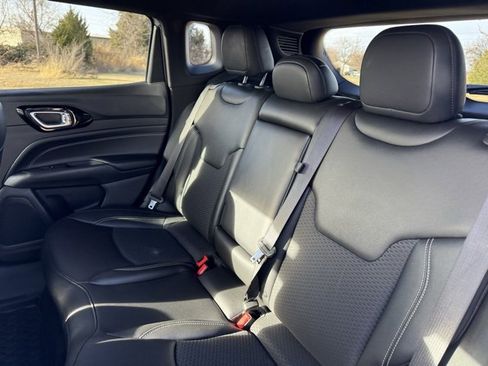 Certified 2024 Jeep Compass Latitude w/ Altitude Special Edition image 12