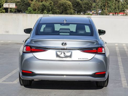 Certified 2025 Lexus ES 300h w/ Accessory Package (Z2) FWD image 6
