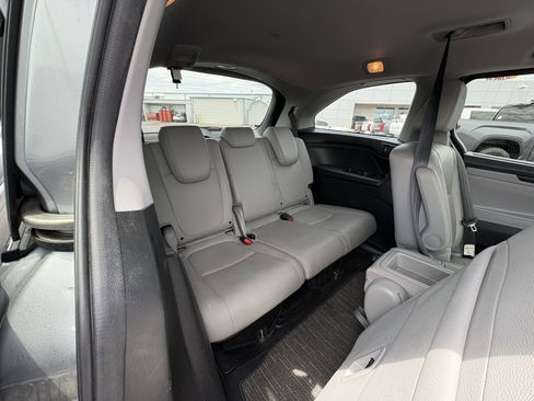 Used 2024 Honda Odyssey EX-L image 16