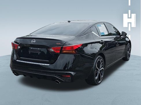 Used 2023 Nissan Altima 2.5 SR FWD image 4