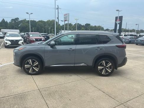 Used 2023 Nissan Rogue SL w/ SL Premium Package FWD image 4