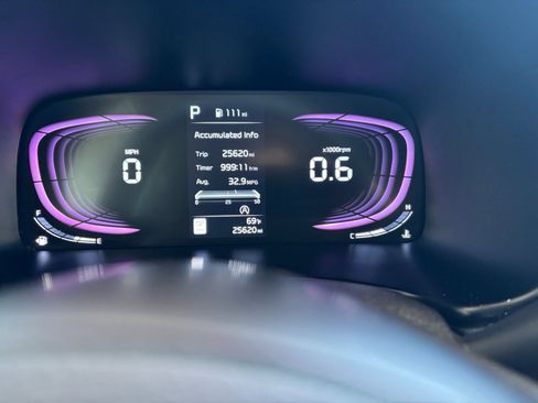 Used 2025 Kia Soul LX w/ LX Technology Package FWD image 39