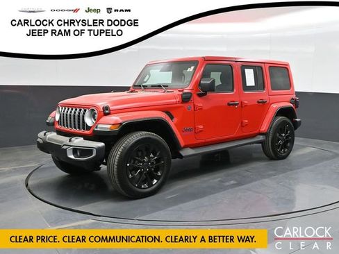 Used 2025 Jeep Wrangler Sahara AWD/4WD image 7