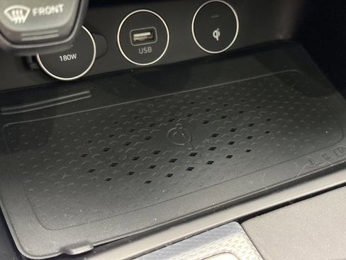 Used 2022 Genesis G70 2.0T w/ Prestige Package image 18