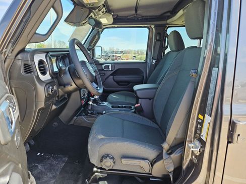New 2026 Jeep Gladiator Mojave AWD/4WD image 9