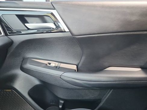 Used 2025 Mitsubishi Outlander SE AWD/4WD image 16