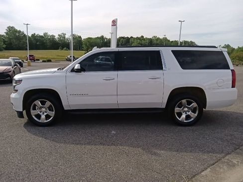 Used 2018 Chevrolet Suburban LT AWD/4WD image 6