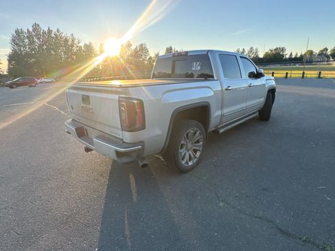 Used 2018 GMC Sierra 1500 Denali w/ Denali Ultimate Package AWD/4WD image 4