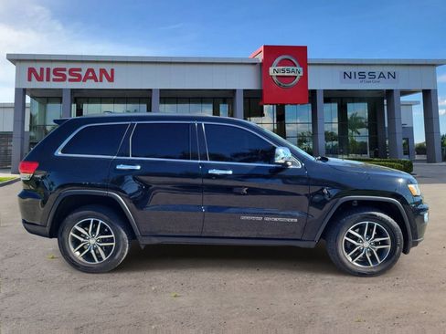 Used 2018 Jeep Grand Cherokee Limited image 3