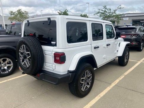 Certified 2025 Jeep Wrangler Unlimited Sahara AWD/4WD image 2