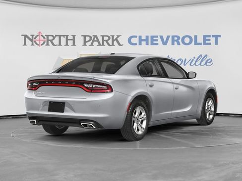 Used 2022 Dodge Charger SXT RWD image 2
