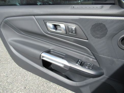 Used 2025 Ford Mustang GT Premium image 26