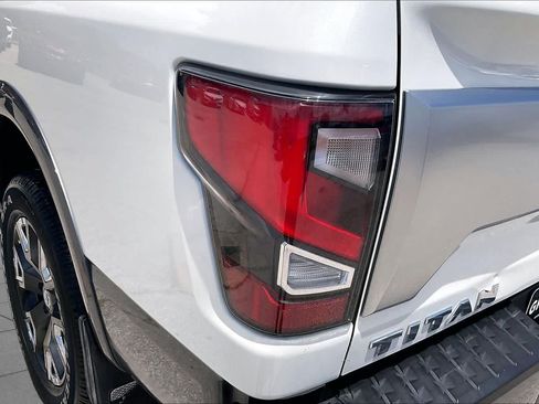 Used 2021 Nissan Titan Platinum Reserve w/ Off Road Protection Package AWD/4WD image 28