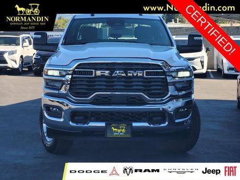 Used 2026 RAM 2500 Big Horn AWD/4WD image 2