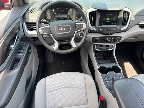 Used 2024 GMC Terrain SLE w/ Driver Convenience Package FWD image 14