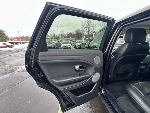 Used 2016 Land Rover Range Rover Evoque SE image 28