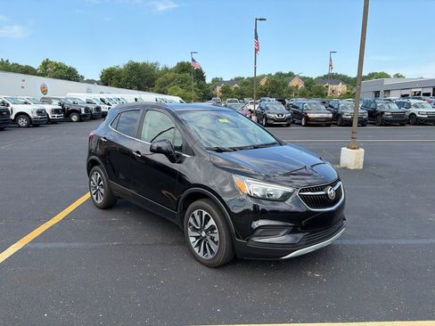 Used 2021 Buick Encore Preferred AWD/4WD image 3