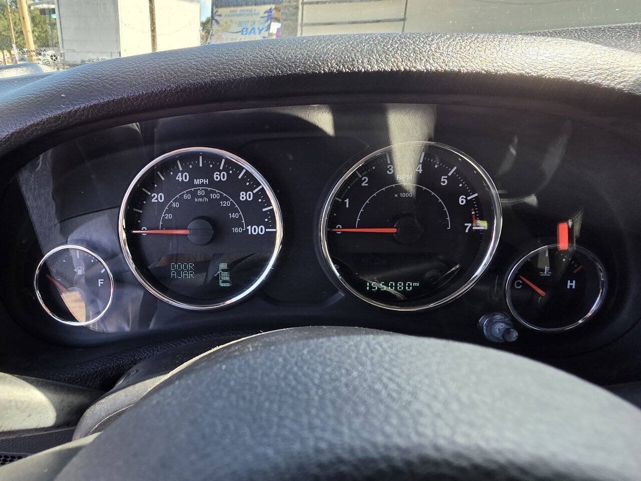 Used 2016 Jeep Wrangler Unlimited Sahara w/ Connectivity Group AWD/4WD image 21
