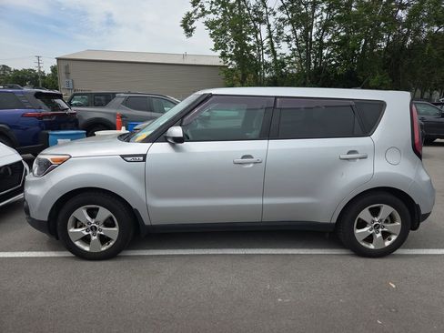 Used 2017 Kia Soul FWD image 7