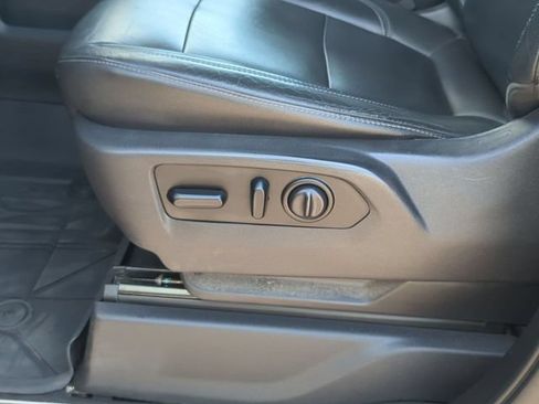 Used 2019 Chevrolet Silverado 1500 LT Trail Boss AWD/4WD image 19