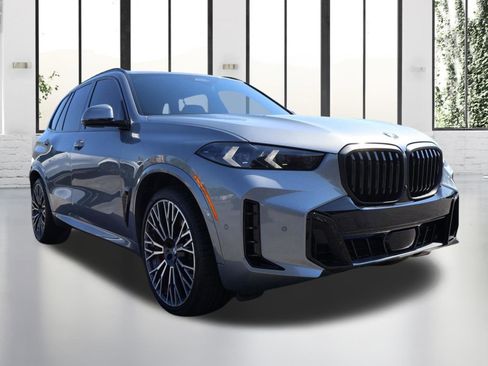 Used 2025 BMW X5 xDrive40i w/ M Sport Package AWD/4WD image 7