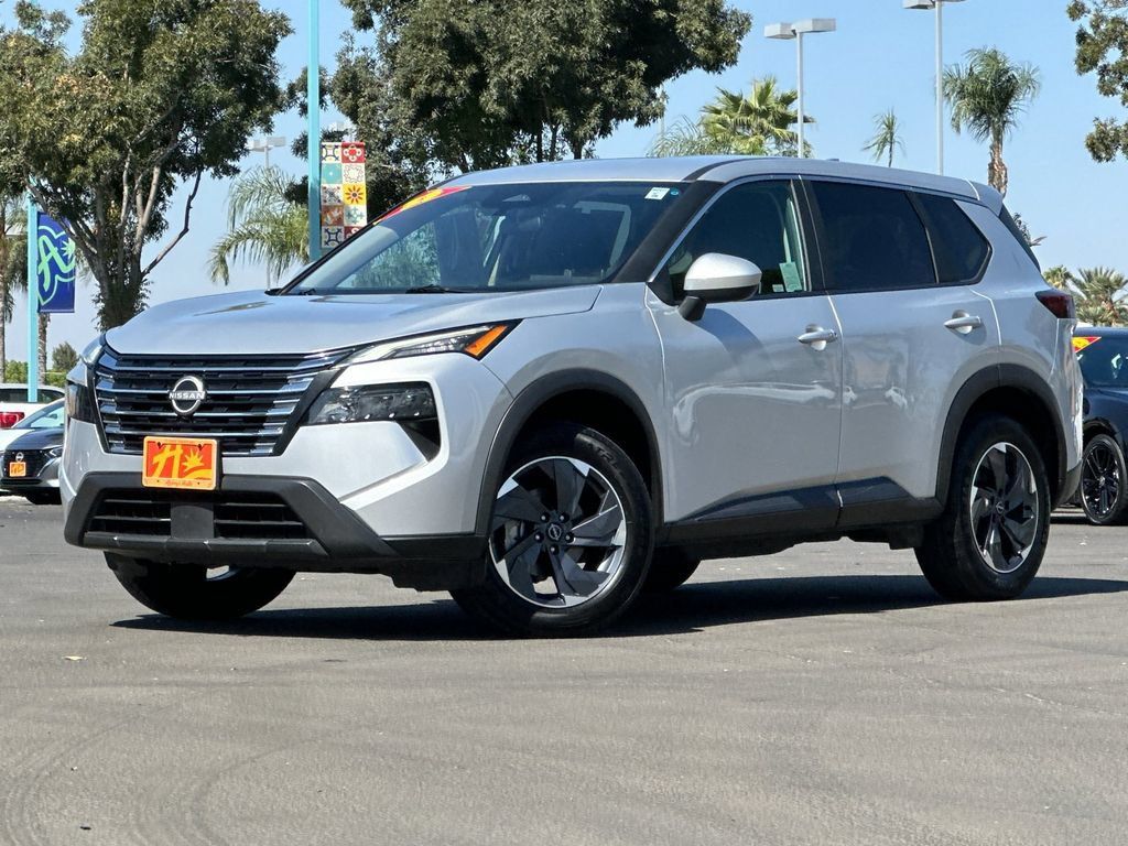 Used 2025 Nissan Rogue SV FWD image 7