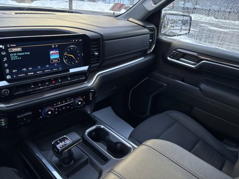 Used 2023 Chevrolet Silverado 1500 LT w/ Z71 Off-Road Package image 22