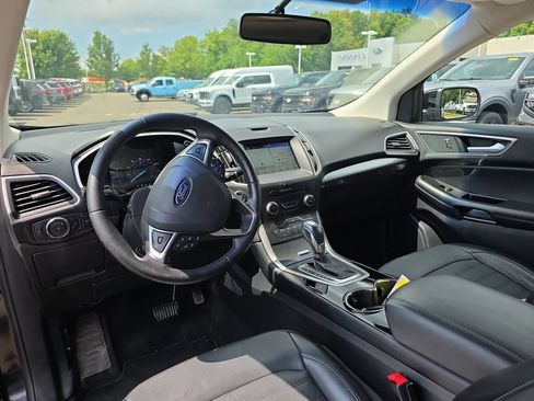 Used 2018 Ford Edge SEL w/ Equipment Group 201A AWD/4WD image 19