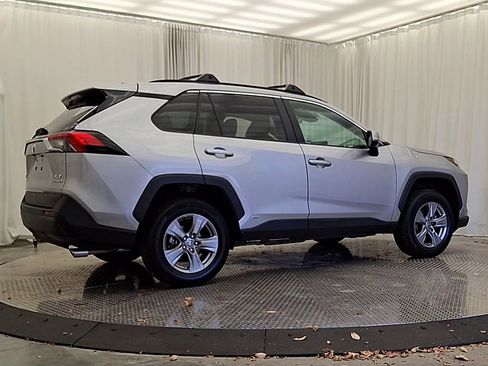 Certified 2022 Toyota RAV4 XLE image 7