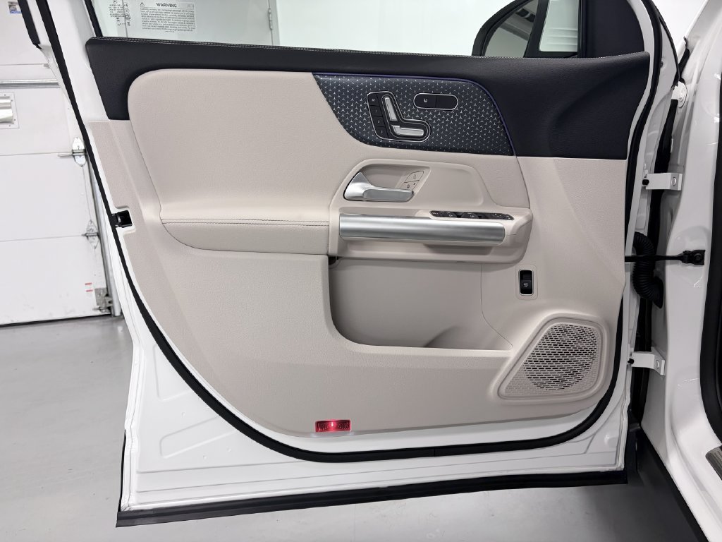 Certified 2025 Mercedes-Benz GLA 250 4MATIC image 16