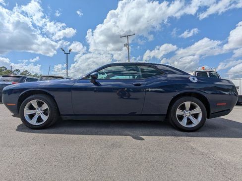 Used 2016 Dodge Challenger SXT image 2