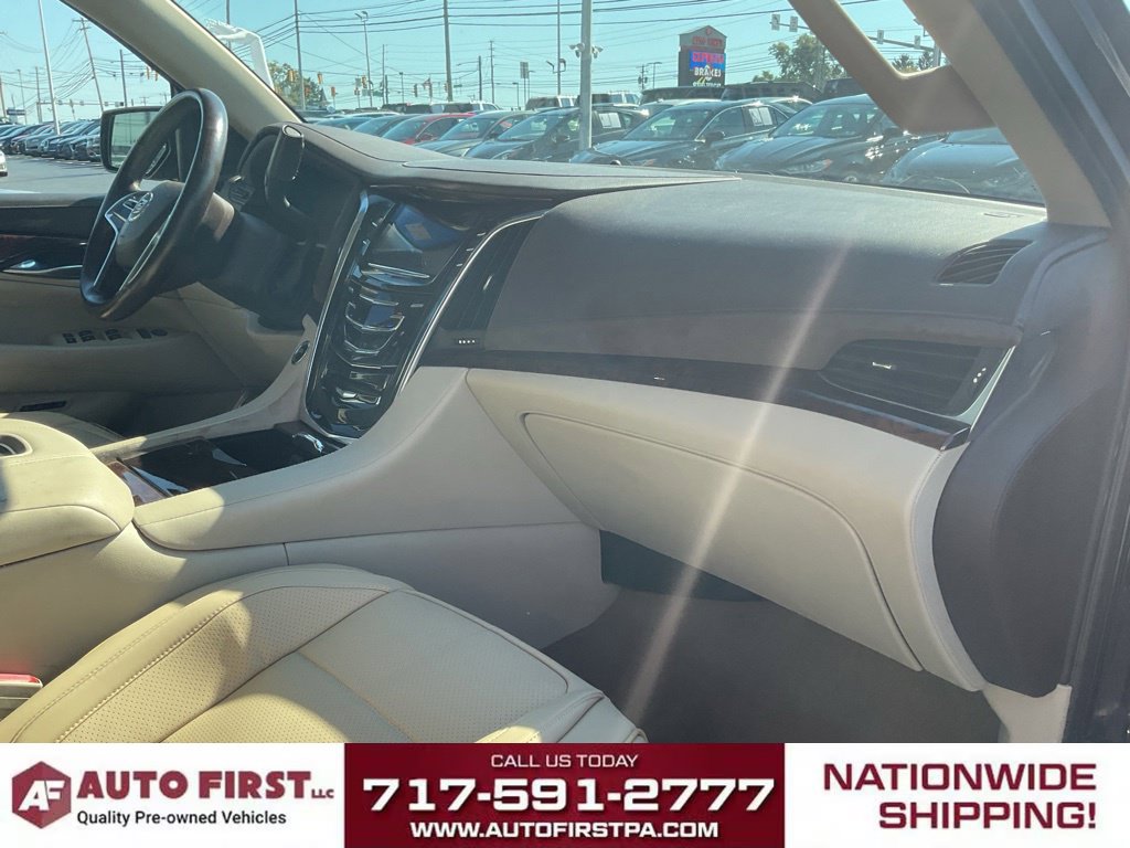 Used 2015 Cadillac Escalade Luxury AWD/4WD image 20