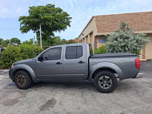 Used 2018 Nissan Frontier SV RWD image 9