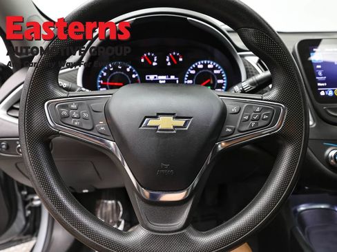 Used 2023 Chevrolet Malibu LT FWD image 10